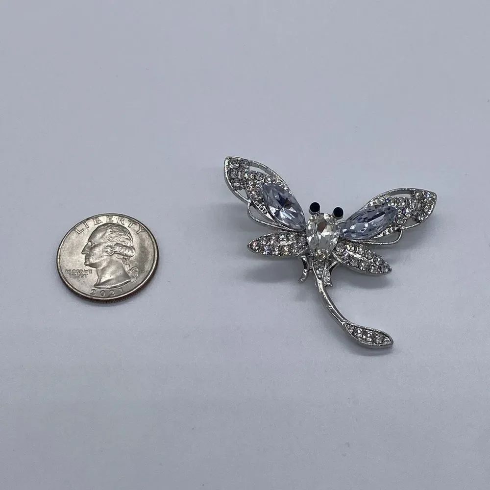 ✨ 🆕 ✨ Dragonfly Insect SILVER Collar Pin Brooch✨ - Picture 6 of 10